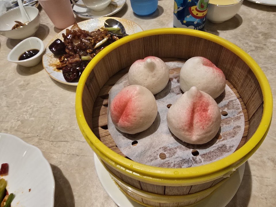 BLOSSOM Restaurant